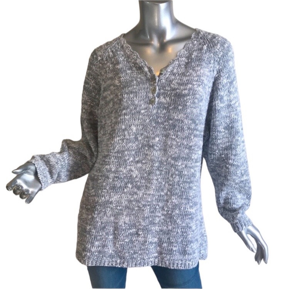 B. Moss Clothing Co. Women’s Medium Sweater Tunic Heavy Knit Scallop V Neck.